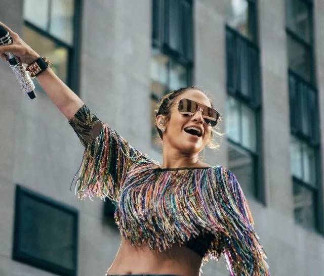 Celebrity Minimalist Jennifer Lopez