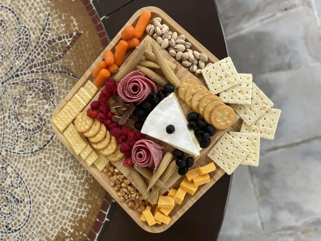 best travel charcuterie board for traveling families