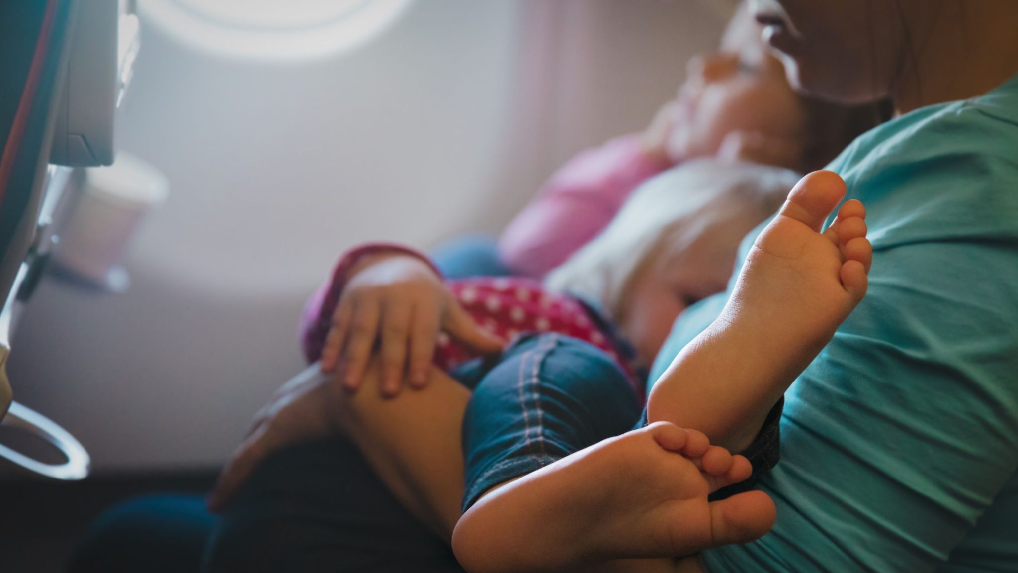 complete-guide-for-traveling-with-a-toddler-on-a-plane-nomad-veronica