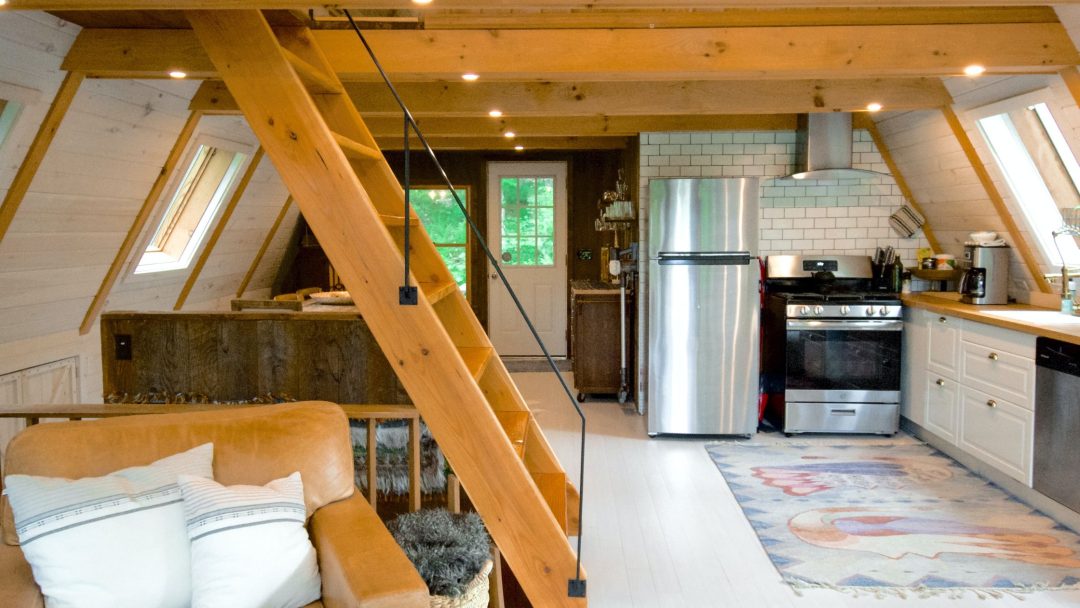 Shocking Pros and Cons of Being an Airbnb Host - Nomad Veronica