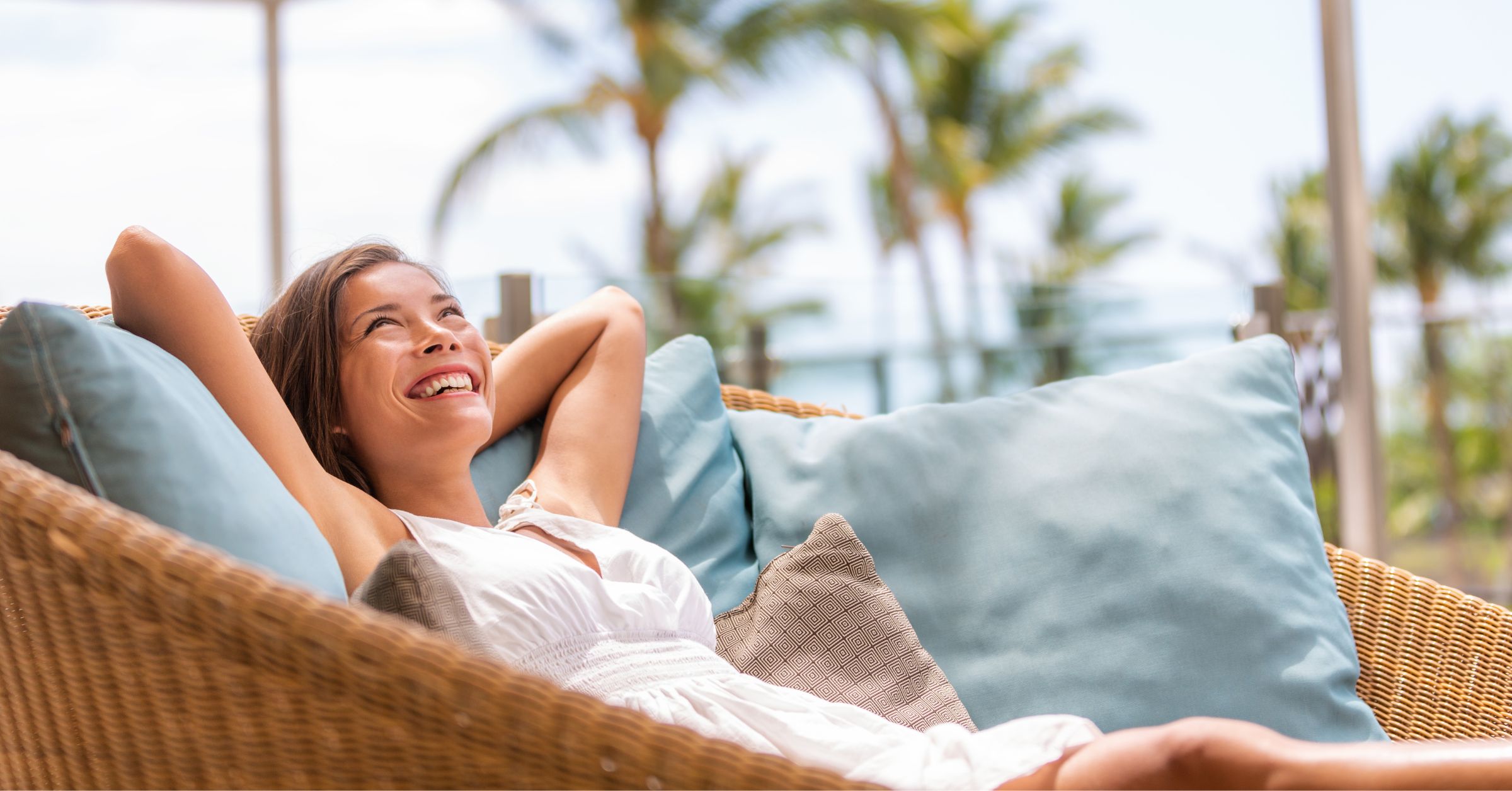 An image of a foreign woman moving to a new country for the article about "nomad vs. expat."