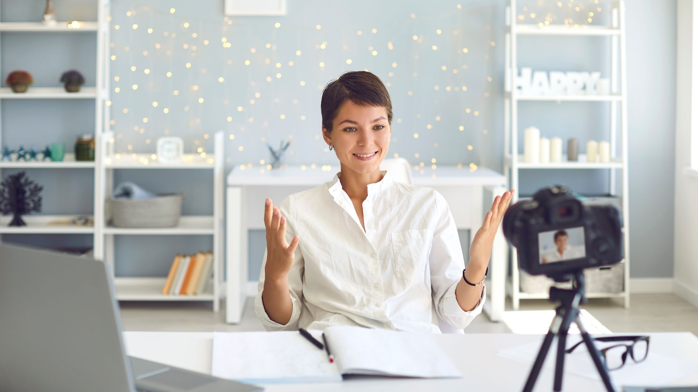 An image of an Airbnb host doing a video advertisement for an article about Airbnb advertising strategy.