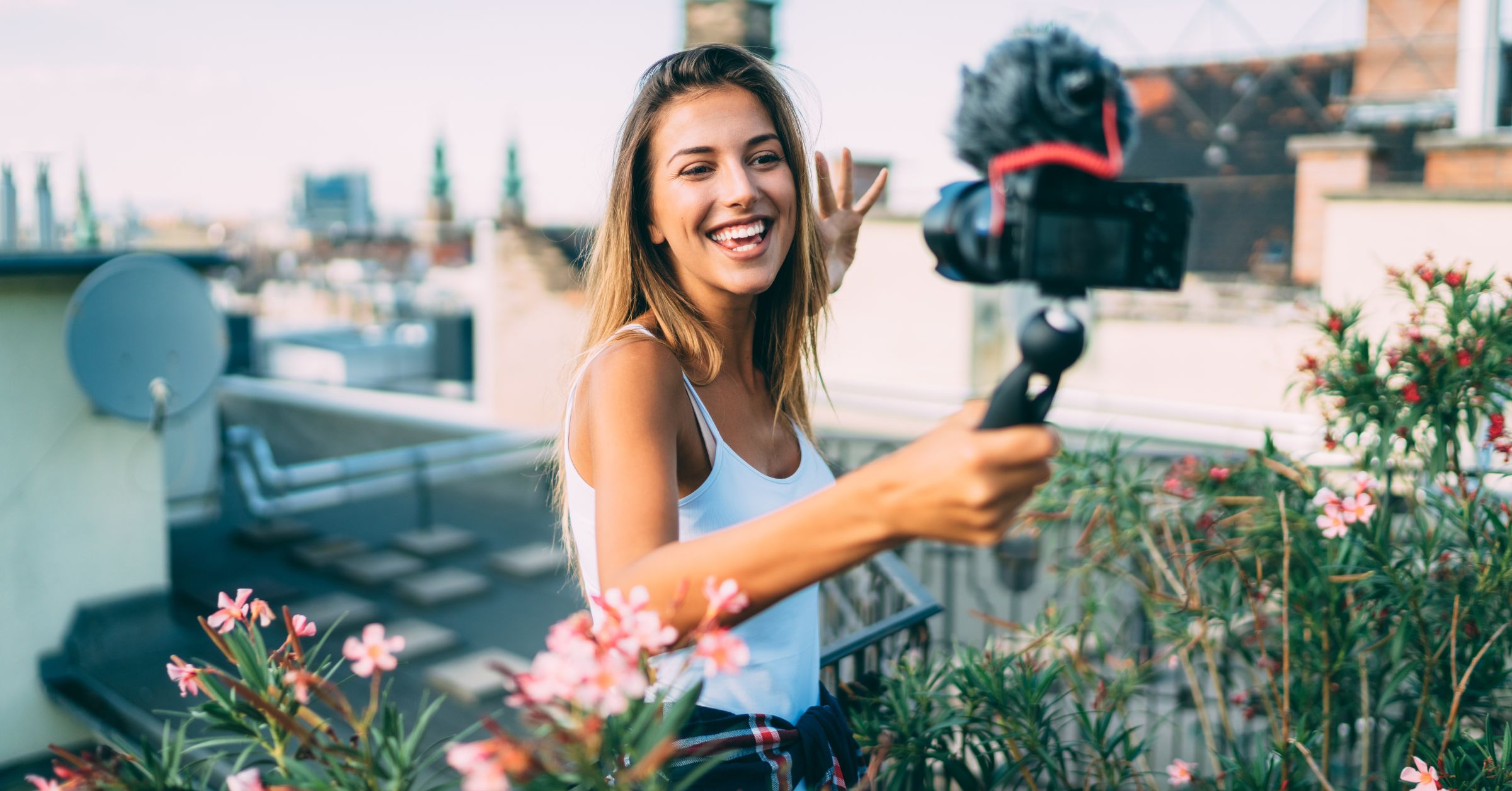 how to become a travel influencer
