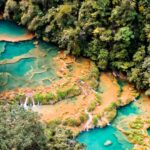 The breathtaking turquoise pools of Semuc Champey, one of Guatemala’s natural wonders. A must-visit for those moving to Guatemala and looking to explore the country’s stunning landscapes.