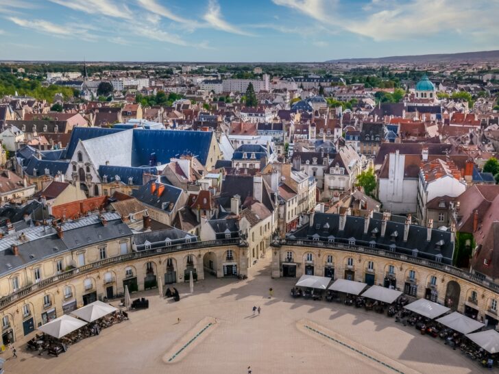Moving to France as an Expat [Ultimate Visa Guide]